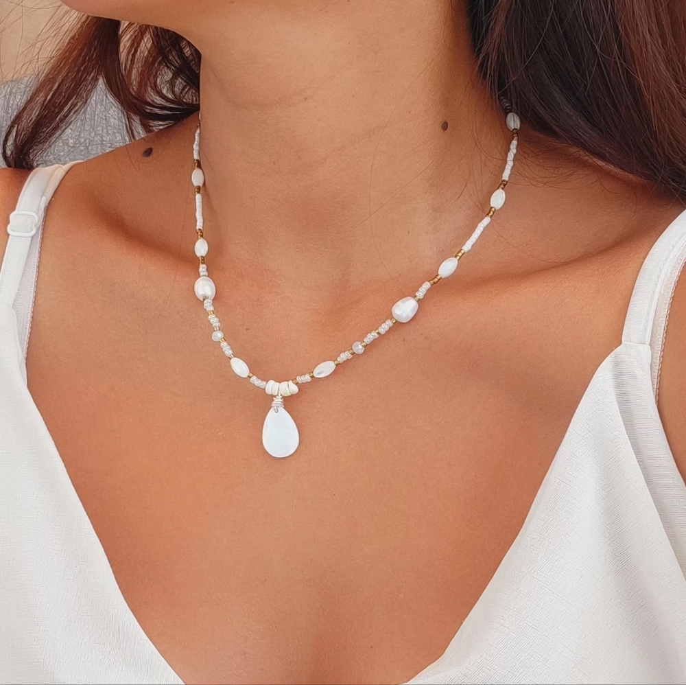 Handmade Beaded Shell & Pearl Choker Necklace - Picture 2 of 5